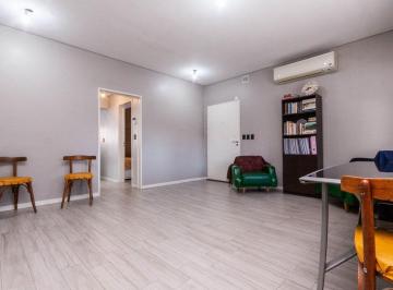 Casa · 71m² · 3 Ambientes · 2 Cocheras · Venta Casa 3 Amb Remodelada A. Credito en Temperley