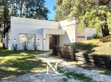 Casa · 210m² · 5 Ambientes · Casa en Venta en Costa Esmeralda Deportiva II