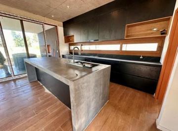 Casa · 265m² · 5 Ambientes · Casa en Venta en Carpinchos, Nordelta, Tigre