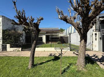 Casa · 70m² · 3 Ambientes · 1 Cochera · Venta Casa Moreno Centro - Inversor a Refaccionar
