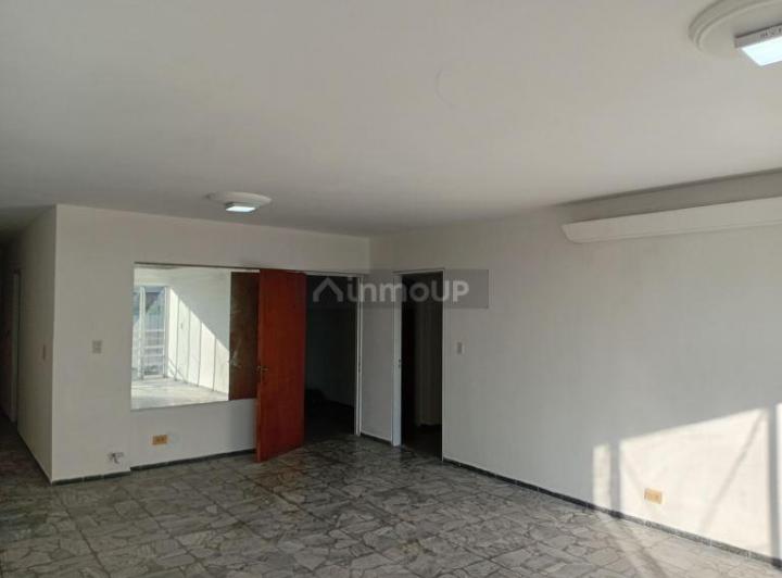 Departamento · 190m² · 4 Dormitorios