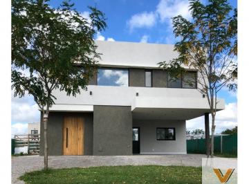 Casa · 230m² · 4 Ambientes · 2 Cocheras · Casa en Venta - 3 Dorm. 3 Baños - Cochera - 530 m² - San Pablo, Pilar