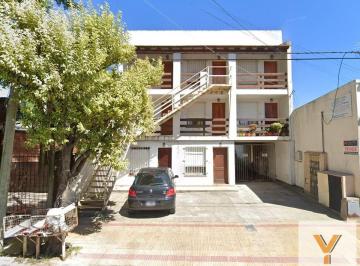 Departamento · 38m² · 2 Ambientes · Vende Departamento en Planta Baja - 1 Dormitorio y Patio, Estacionamiento - Tandil Semicentro