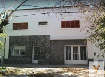 Casa · 150m² · 4 Ambientes · Casa en Venta - 2 Dorm. 2 Baños - 150 m - La Plata