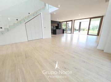 Casa · 245m² · 7 Ambientes · 2 Cocheras · Casa en Venta en Los Castaños, Nordelta, Tigre. con 4 Dorm..