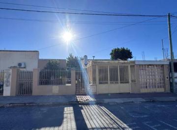 LOK-LO2-81_2 · Casa en Venta en Victoria