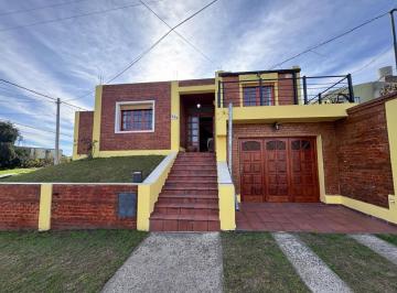 LOK-LO2-678_2 · Casa en Venta en Victoria, Entre Rios