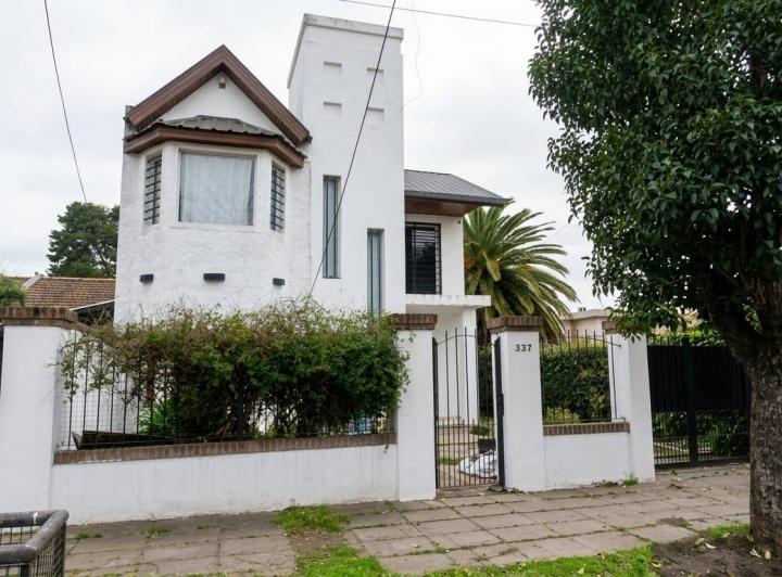 Casa · 470m² · 5 Ambientes · 2 Cocheras