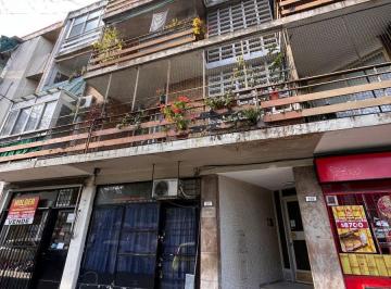 Departamento de 2 ambientes, Floresta · Departamento 2 Ambientes Muy Amplio 3er Piso X Escalera