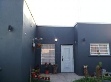 Casa · 79m² · 4 Ambientes · 1 Cochera · Venta - Casa - Usd 62.000 - (Apto Credito)