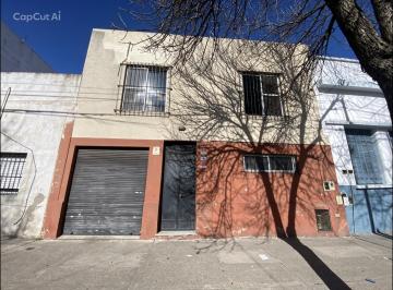 Casa · 290m² · 5 Ambientes · 2 Cocheras · Venta Casa 5 Ambientes en Pompeya Jardin y Cochera