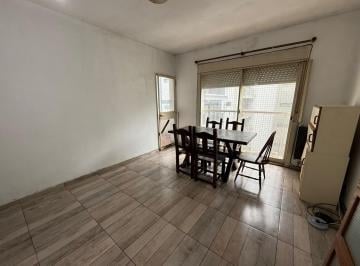 Departamento · 75m² · 4 Ambientes · 1 Cochera · Venta Depto 4 Amb con Espacio Guardacoches Fijo Oportunidad a Refaccionar
