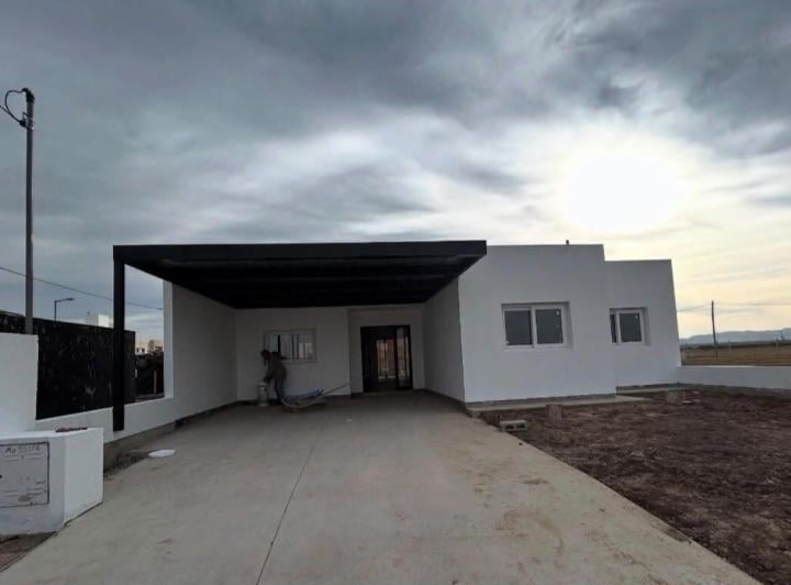 Casa · 160m² · 5 Ambientes · 2 Cocheras