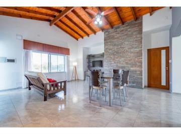 Casa · 145m² · 5 Ambientes · 1 Cochera · Arroyo Seco - Impecable! Rioja N° 1033 Bis $1.050.000.