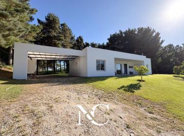 Casa · 163m² · 4 Ambientes · 1 Cochera · Casa en Venta en Costa Esmeralda con Gas Natural