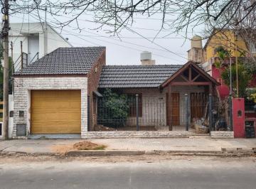 Casa · 211m² · 4 Ambientes · 1 Cochera · Venta Casa 2 Dorm. y Depto B Rosedal Córdoba