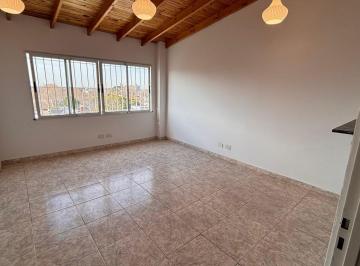 Departamento · 70m² · 3 Ambientes · Alquiler Depto 3 Amb con Balcon Lavadero Banfield
