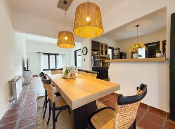 Casa · 112m² · 4 Ambientes · 1 Cochera · Venta Casa en PH Al Frente - Zona Estación