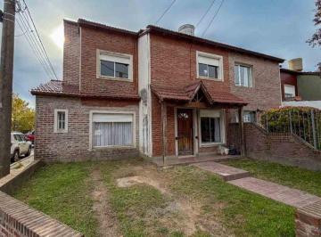 Casa · 104m² · 4 Ambientes · 1 Cochera · Casa 3 Dorm. Barrio Casino Tandil