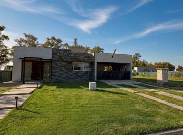 Casa · 200m² · 4 Ambientes · 1 Cochera · Casa Barrio Privado Nautilus - Guaymallén