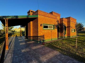 Casa · 102m² · 3 Ambientes · 2 Cocheras · Casa 2 Dorm. en Las Casuarinas