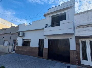 Casa · 167m² · 5 Ambientes · 1 Cochera · Venta Casa 5 Amb Avellaneda, Piñeyro