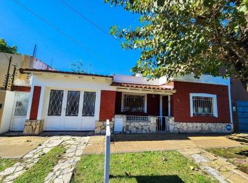 Casa · 111m² · 5 Ambientes · 1 Cochera · Venta Casa 5 Amb Apta Credito S. a de Padua