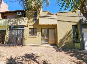 Casa · 111m² · 5 Ambientes · 1 Cochera · Casa en Venta en Villa Constitución Apta Crédito