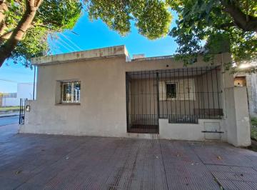 Casa · 158m² · 7 Ambientes · 1 Cochera · Venta Casa 1 Dorm Mas Depto 2 Dorm Villa Adela