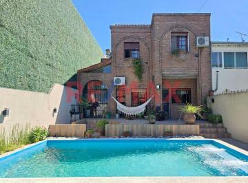 Casa · 361m² · 5 Ambientes · 2 Cocheras · Venta Casa 5 Ambientes Ituzaingo Norte