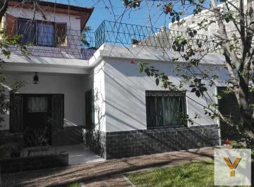 Casa · 96m² · 5 Ambientes · 1 Cochera · Casa en Venta - 4 Dorm. 1 Baño - 96 m² - Don Bosco, Quilmes