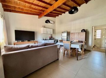 Casa · 100m² · 2 Ambientes · 1 Cochera · Casa en Venta Reciclada a Nuevo en Trujui Moreno