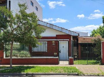 Casa · 107m² · 3 Ambientes · 1 Cochera · Venta Casa Lanús Jardín Patio Guardacoche