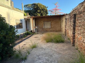Casa de 3 ambientes, Florencio Varela · Oportunidad Casa en Venta 3 Ambientes a Reciclar o Demoler Sobre Amplio Terreno en Florencio Varela