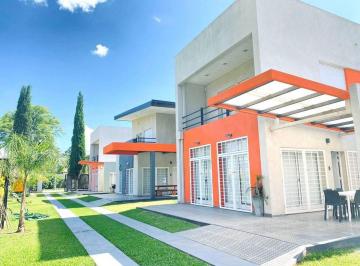Quinta vacacional · 786m² · 9 Dormitorios · 3 Cocheras · Complejo de Cabañas con Salon de Fiestas