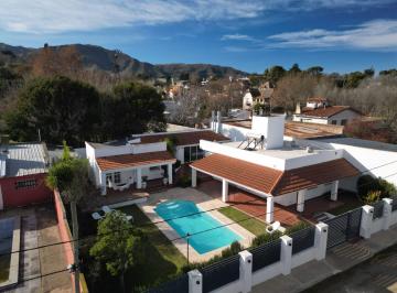 Casa · 182m² · 6 Ambientes · 2 Cocheras · Venta Casa 3 Dorm Huerta Grande