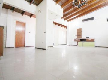 Casa · 182m² · 2 Ambientes · 1 Cochera · Venta Casa con Local Villa Lynch San Martin