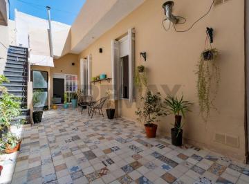 PH · 157m² · 6 Ambientes · Venta 2 PH Recicla Ideal Inversor o 2 Flias Flores