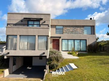 Casa · 320m² · 6 Ambientes · 2 Cocheras · Casa en Venta Costa Esmeralda, Golf 1 Lote 135