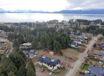 Terreno · 700m² · Hermoso Lote Plano, Cercano Al Lago Bien Ubicado.