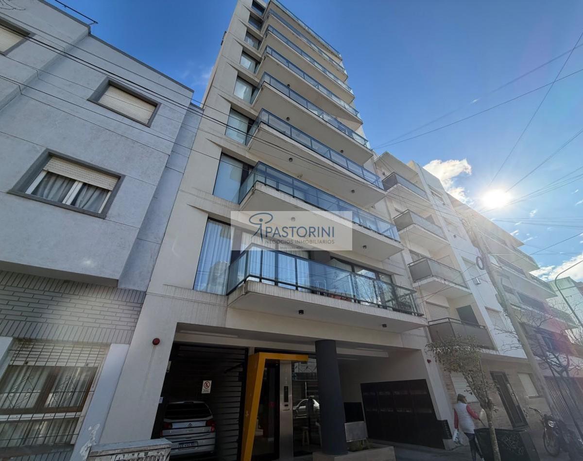 Depto 1 amb, 33m² con balcón — Plaza Mitre