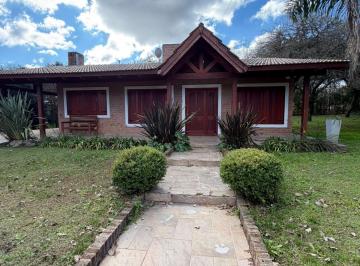 Casa · 90m² · 4 Ambientes · 1 Cochera · Venta Casa 2 Dorm C/pileta V. General Belgrano Cba