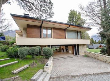 Casa · 637m² · 8 Ambientes · 2 Cocheras · Venta, Casa en Arelauquencountry Club