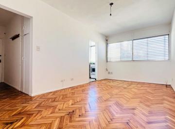 Departamento · 42m² · 2 Ambientes · Venta Depto 2 Ambientes. Luminoso. Flores Norte