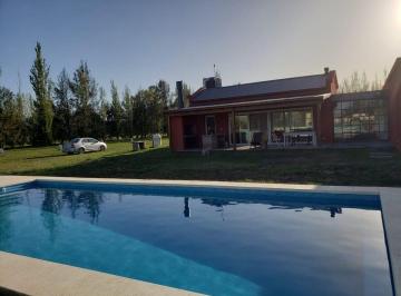 Casa · 115m² · 4 Ambientes · Alquiler Barrio de Chacras Las Lilas Lujan