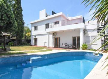 Casa · 263m² · 5 Ambientes · 1 Cochera · Venta Casa 5 Amb Pileta, Jardìn, Cochera Acassuso