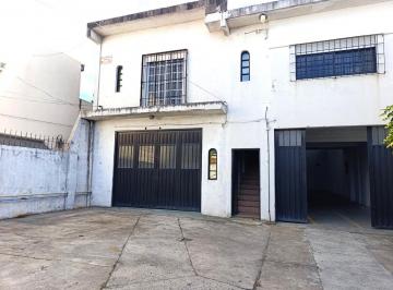 Bodega-Galpón · 424m² · Galpón en Venta en Morón