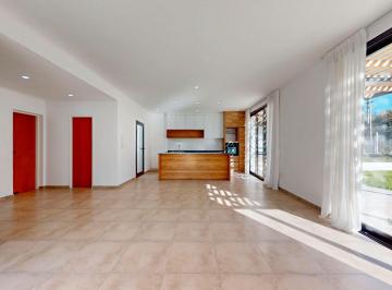Casa · 95m² · 3 Ambientes · 1 Cochera · Casa en Venta City Bell de 2 Dorm.
