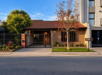 Casa · 153m² · 6 Ambientes · 1 Cochera · Casa en Venta Quilmes Centro Parque 6 Ambientes