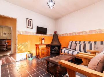 Casa · 53m² · 4 Ambientes · 2 Cocheras · Venta Casa 4 Amb C/jardin, Patio y Cochera - Guillón